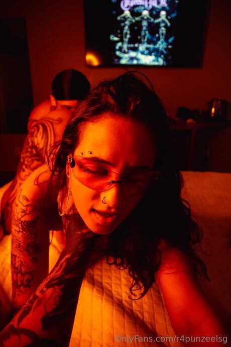 r4punzeelsg セクシー女優 画像