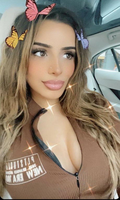 Celina Sharma 無料のポルノスター 写真