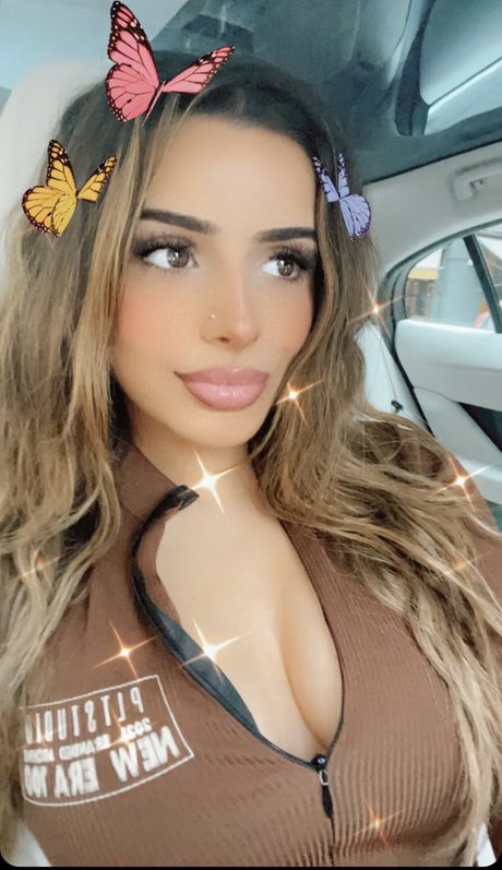 Celina Sharma 美しいポルノスター 画像