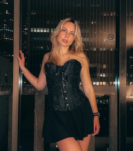 Liv iathan ポルノスター エロティック 写真