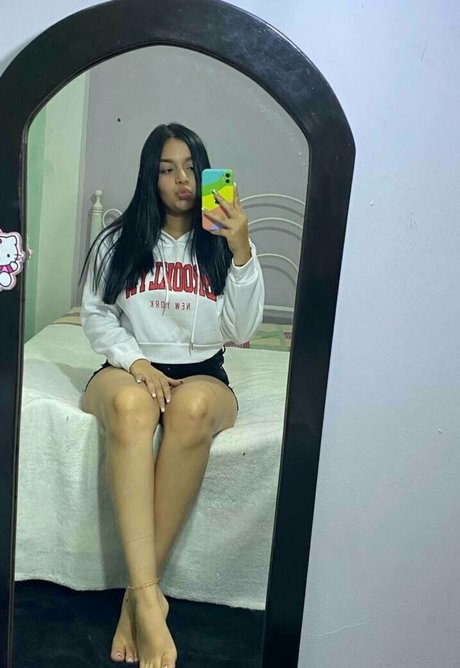 adripiecitos 高品質モデル 写真