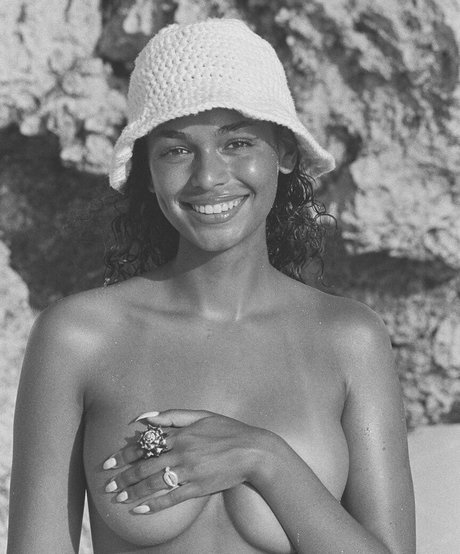 Pamalaaam ポルノスター ヌード 写真