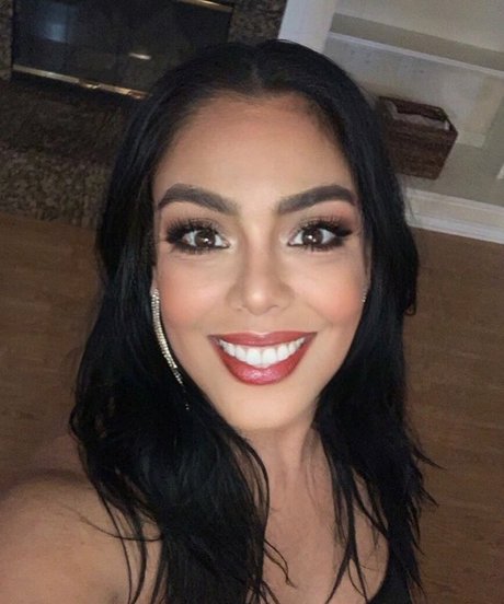 カップルのオンリーファンズ トップ ギャラリー