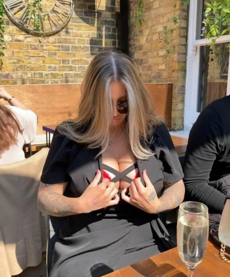 カウガール POV オンリーファンズ エロチック ギャラリー