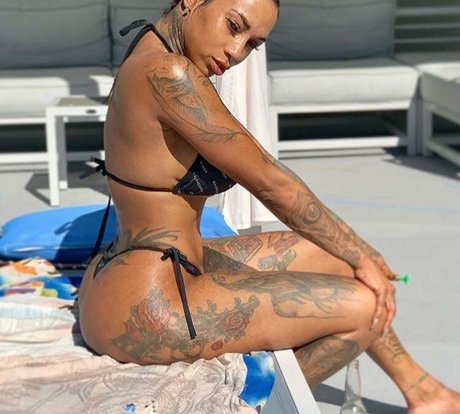 flyyytattedsky ポルノスター 高品質 写真