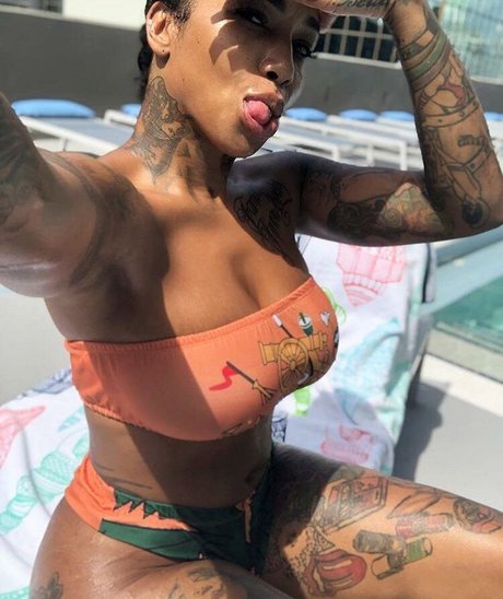 flyyytattedsky 最高のスター 写真