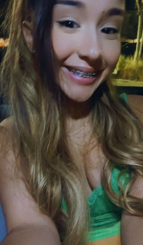 ぽっちゃりブロンドのオンリーファンズ ホットヌード ギャラリー