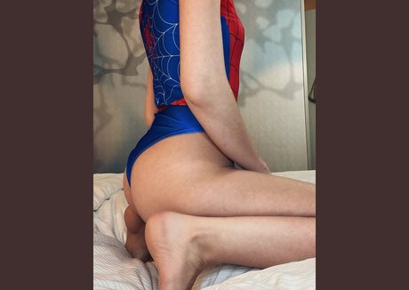 Twelveshade ヌードのポルノスター ギャラリー