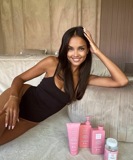 黒髪の熟女オンリーファンズ 無料エロ 写真