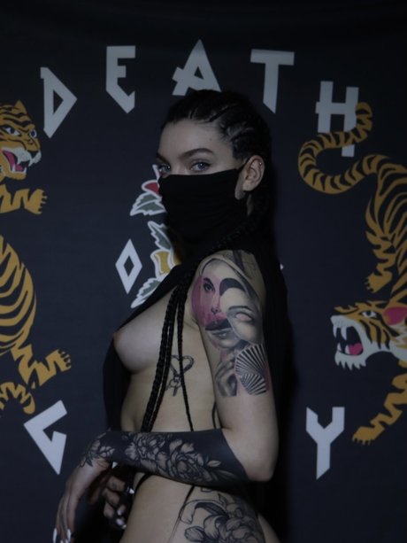 Doga Tumer アダルトスター ギャラリー