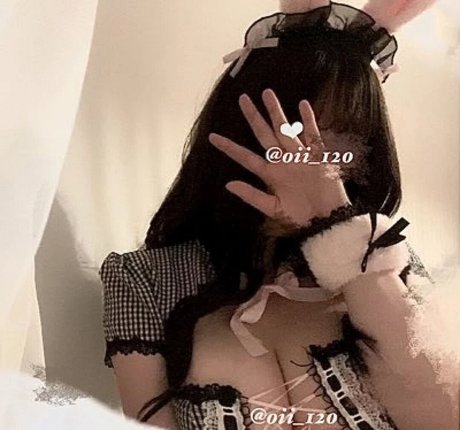 oii 120 アダルトスター 写真