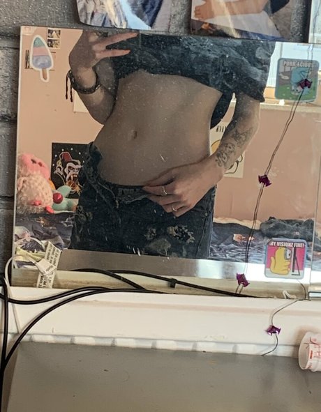 黒髪の熟女オンリーファンズ ホットヌード ギャラリー