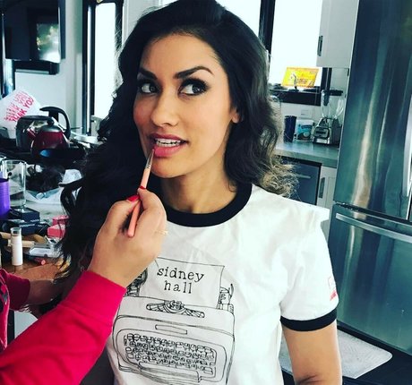 足 マンコ オンリーファンズ 無料アダルト 画像