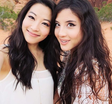 Arden Cho ポルノモデル 画像