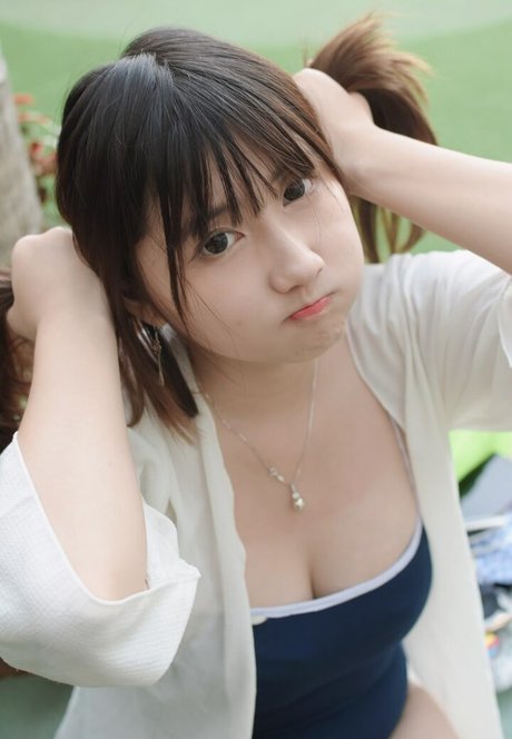 Dea Marella ヌードモデル 画像