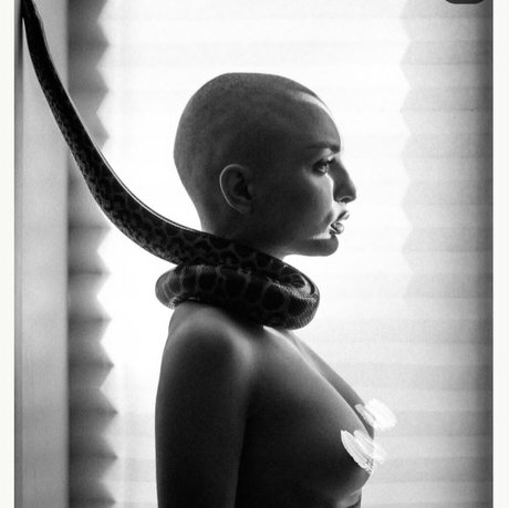 Pelageialynx 美しいモデル 写真