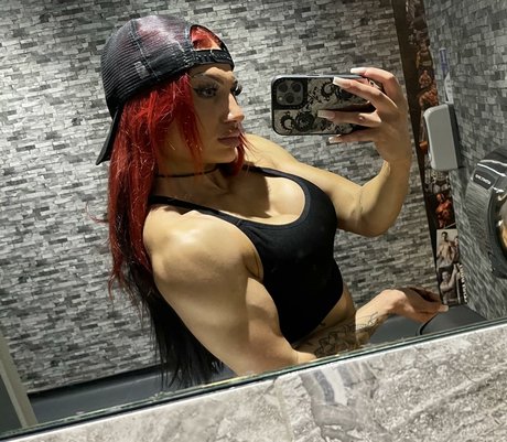 小さなおっぱいオンリーファンズ 無料 画像