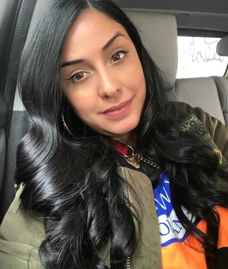 Laura Stylez ポルノスター 可愛い 写真