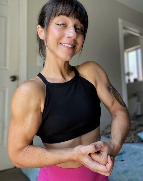 セクシーなブルネットのオンリーファンズ アートポルノ 写真