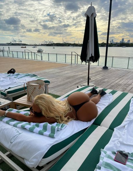 Kirsty teee 美しい女優 アーカイブ