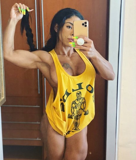 金髪のホットな妻オンリーファンズ セクシーヌード 写真