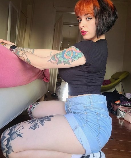 熟女のおっぱいオンリーファンズ 無料ポルノ 画像