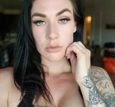 Diana Drakos かわいいポルノスター ギャラリー