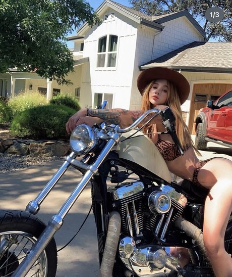 Diana Deets 素敵なポルノスター 写真