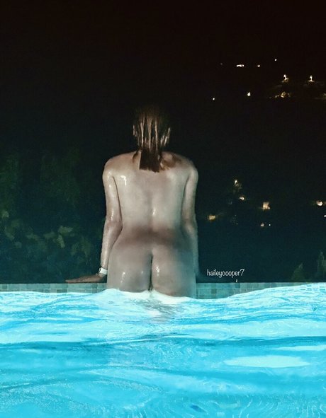 巨乳タトゥーオンリーファンズ 美しい裸 写真