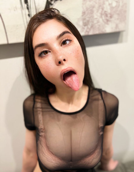 Victoria Hana Novakova 無料スター 写真