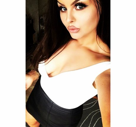 美しいティーンオンリーファン アダルト無料 画像