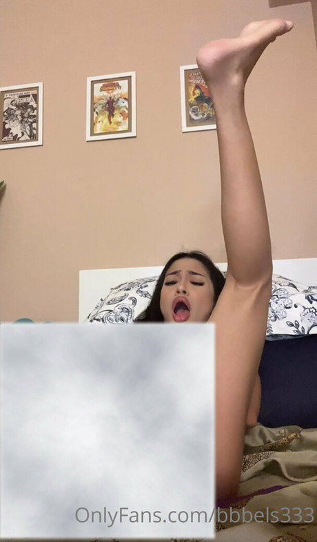 Bbbels333 裸のモデル 画像