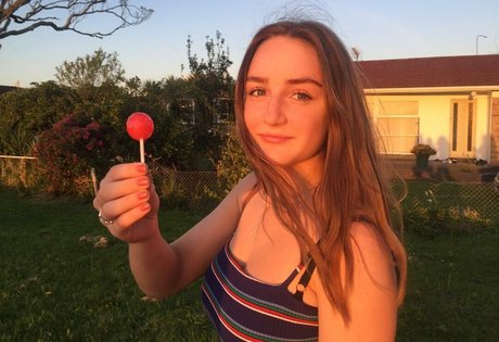 Ruby Pearl Esler エロティックなスター ギャラリー