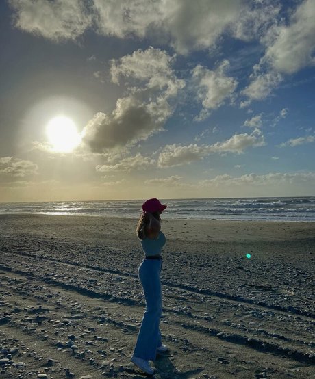 Ruby Pearl Esler アートスター 写真