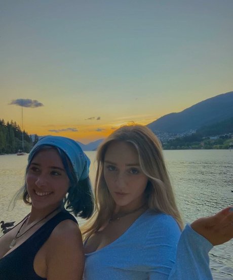 足 マンコ オンリーファンズ 無料xxx 画像