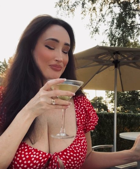 痴女妻オンリーファンズ 美しいポルノ 画像