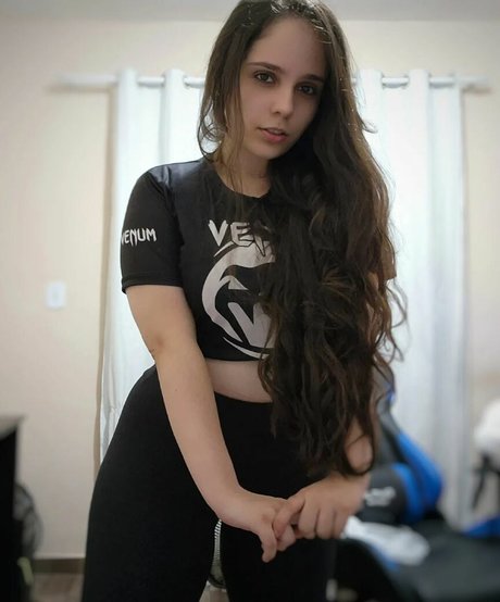 Laysa Meroto ホットなモデル 写真