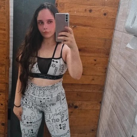 Laysa Meroto スター ヌード 画像