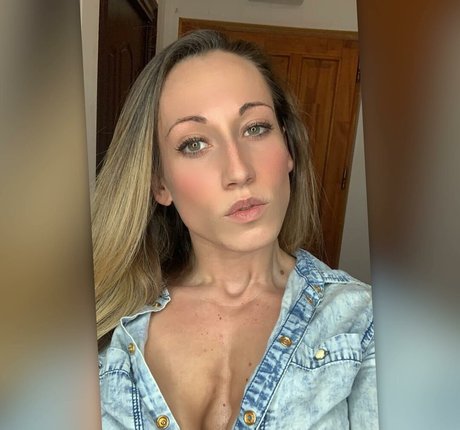 Reni Gendur 高品質モデル 写真