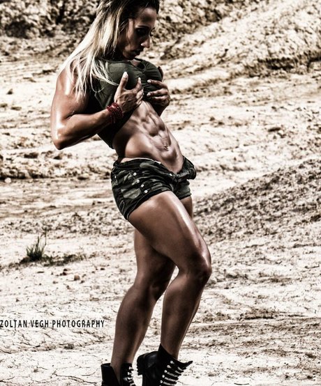 Reni Gendur エロティックなスター ギャラリー