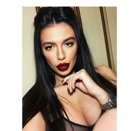 レズビアン乱交オンリーファンズ ホット裸 写真