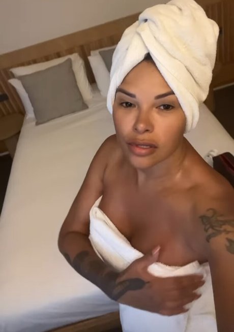 Ariadna Arantes ポルノ女優 写真