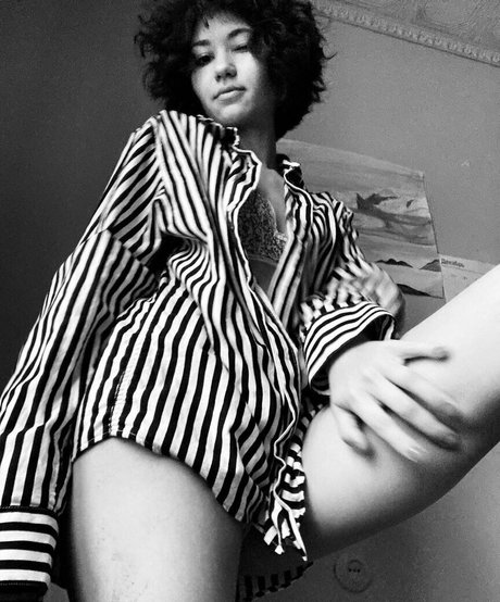 パイズリ オンリーファンズ 無料xxx 画像