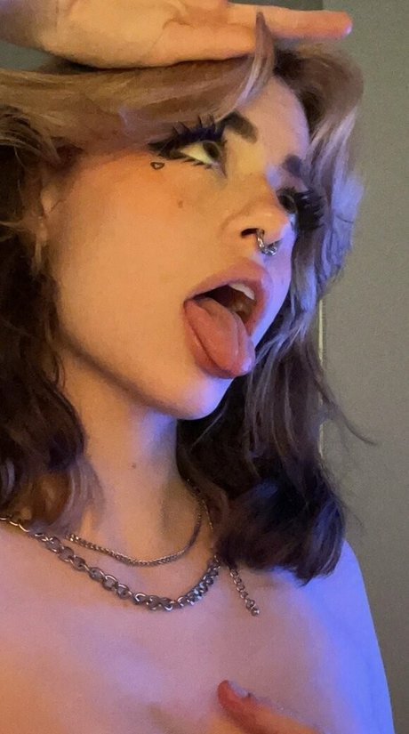 コスプレ フェムボーイ オンリーファンズ ポルノ 写真