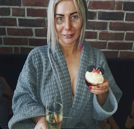 乳首オーガズム オンリーファンズ アートxxx 画像