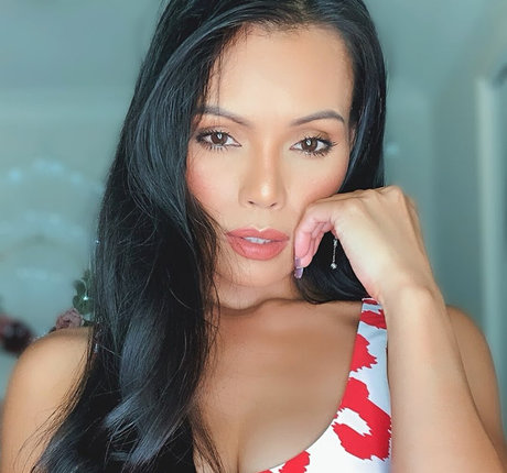 Angel Gower ヌードスター 写真