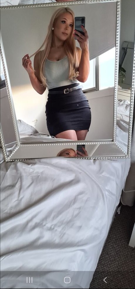 KimJade999 エロティック女優 アーカイブ