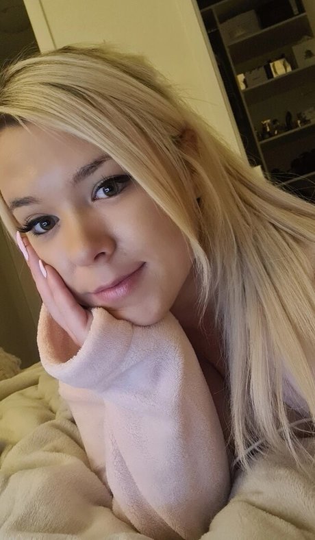 KimJade999 エロティックなスター 写真