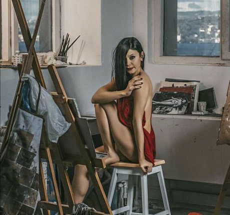 Asra Tin ホット女優 ギャラリー