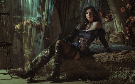 Miroslava Ladovir 独占モデル 写真